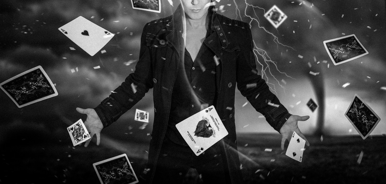 Jason Enygma Mentalista e Mago in spettacolo di illusionismo